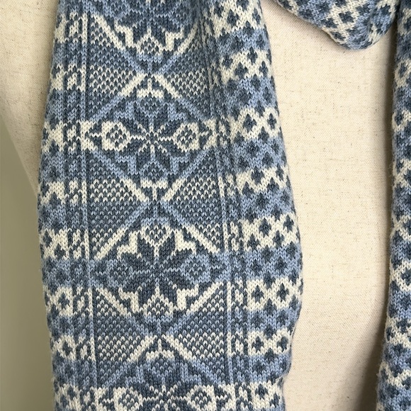 Wheaton & Hawick Blue and white Nordic Print Wool Scarf - Picture 2 of 3
